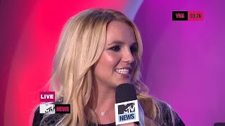 Britney Spears - Pre Show Interview with Selena Gomez (MTV VMA 2011) [HD] - selena gomez mtv awards
