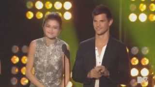 Selena Gomez & Taylor Lautner - 2011 MTV VMA - selena gomez mtv awards 2019